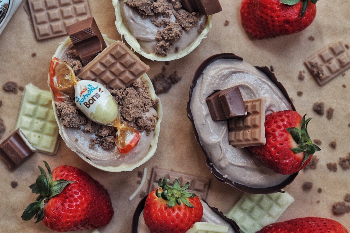 Cheesecake-filled Easter eggs 🐣